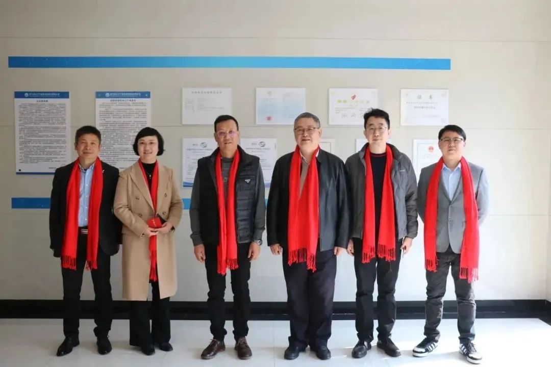 新聞簡(jiǎn)訊丨龍馬精神年，共踏新征程
